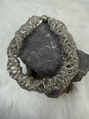 Clear Silver Tone Seed Bead Woven Bracelet 9.5" Magnetic Clasp